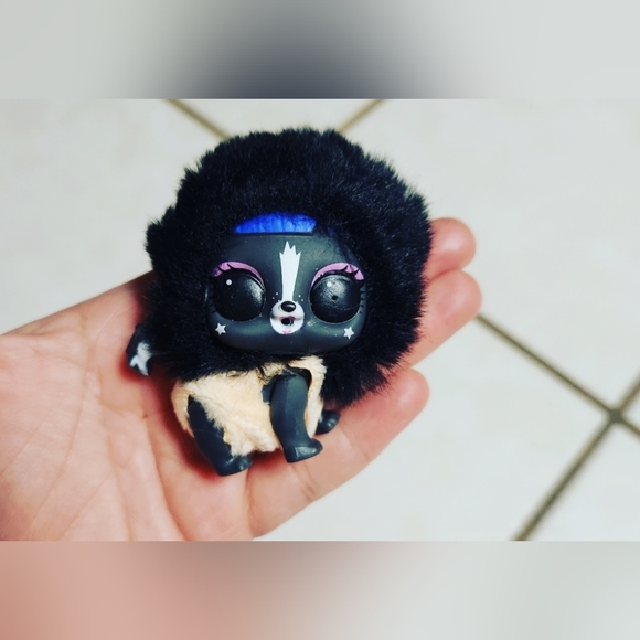 LOL Surprise Dolls Under Wraps Eye Spy Series CC Cheer Family - Picture 3 of 9